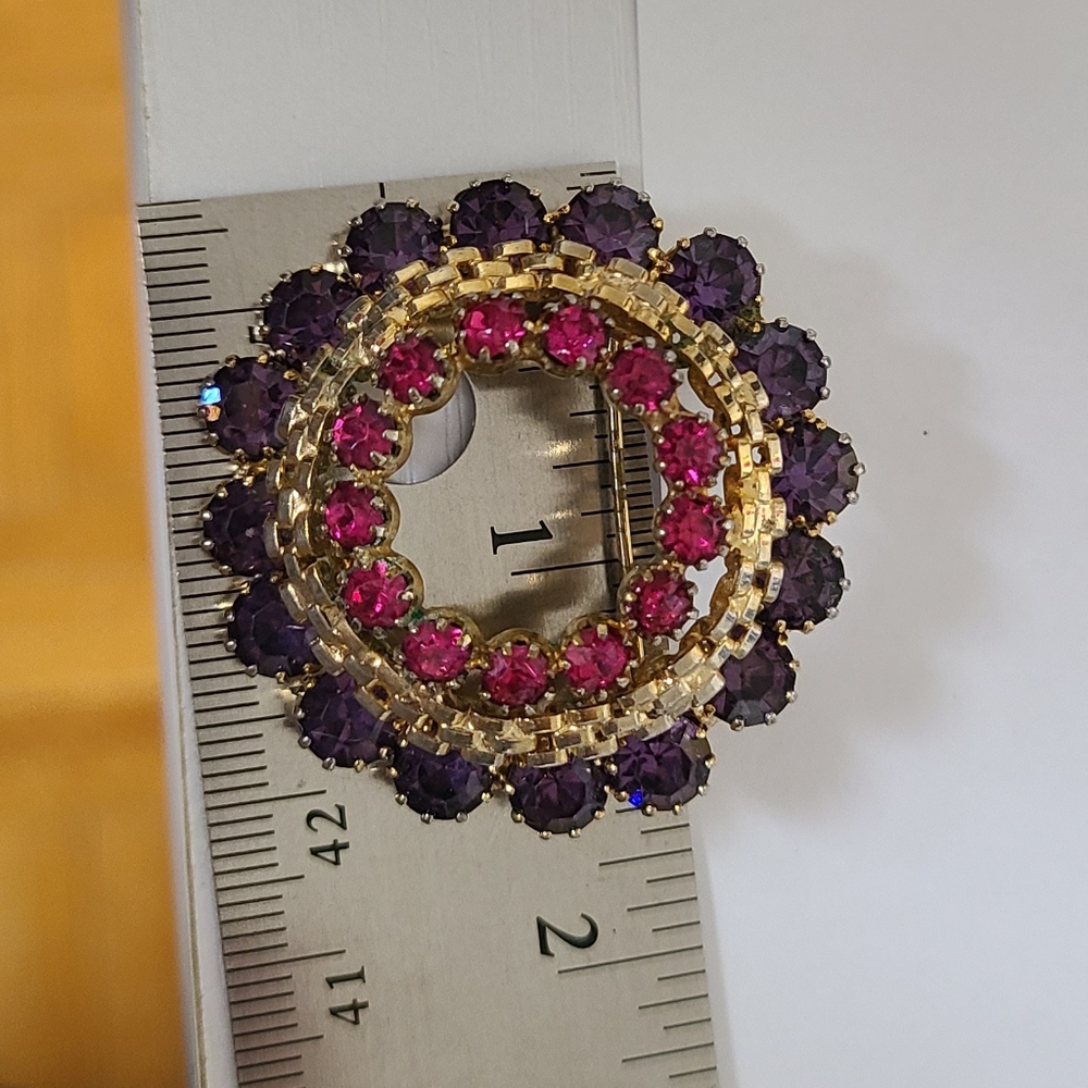 Vintage Silver Tone Purple Pink Rhinestone Round Circle Statement Brooch - Picture 7 of 7